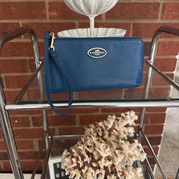 Coach Royal Blue Wristlet - Picture 1 of 10